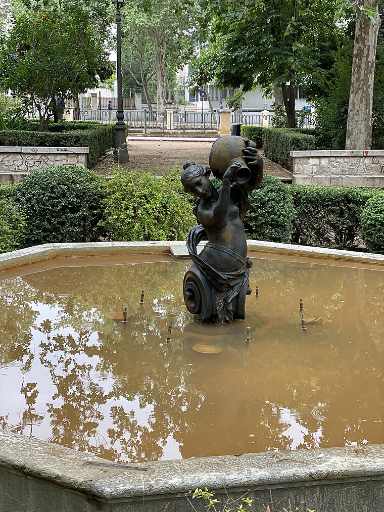 Fuente de la Ninfa. Paseo de la Bomba, Granada.
